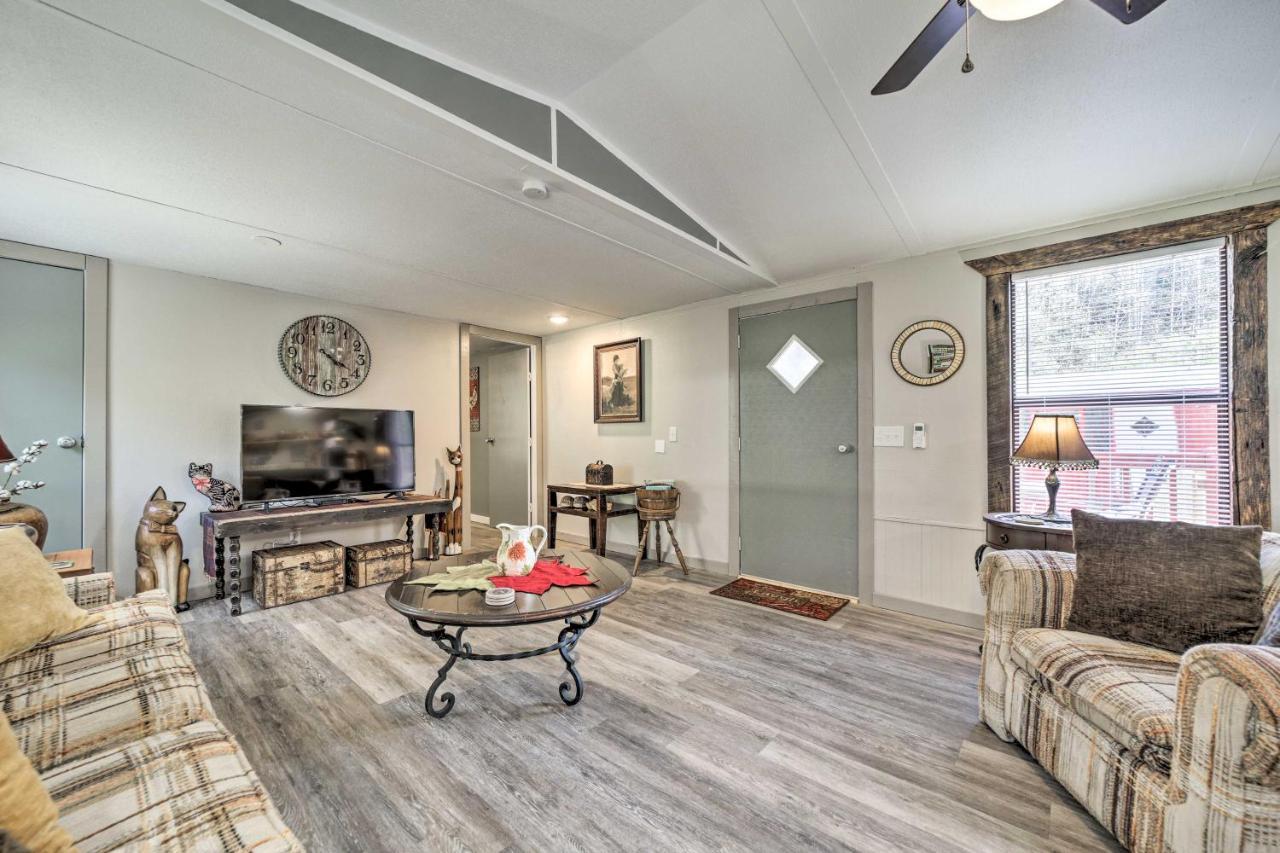 Smoky Mountain Vacation Rental With Hot Tub And Kayaks Whittier 外观 照片