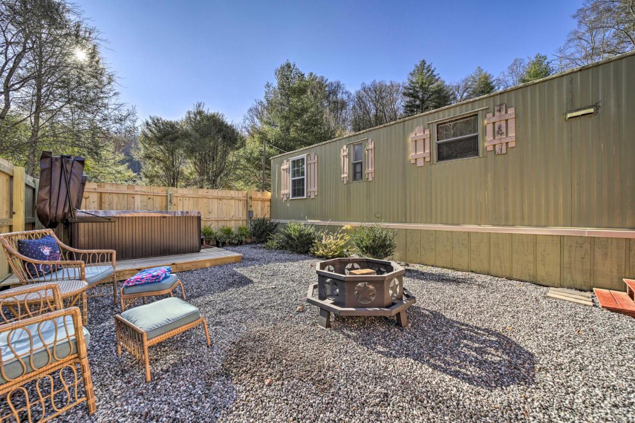Smoky Mountain Vacation Rental With Hot Tub And Kayaks Whittier 外观 照片