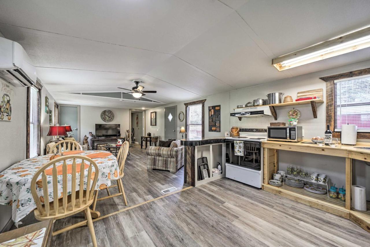 Smoky Mountain Vacation Rental With Hot Tub And Kayaks Whittier 外观 照片