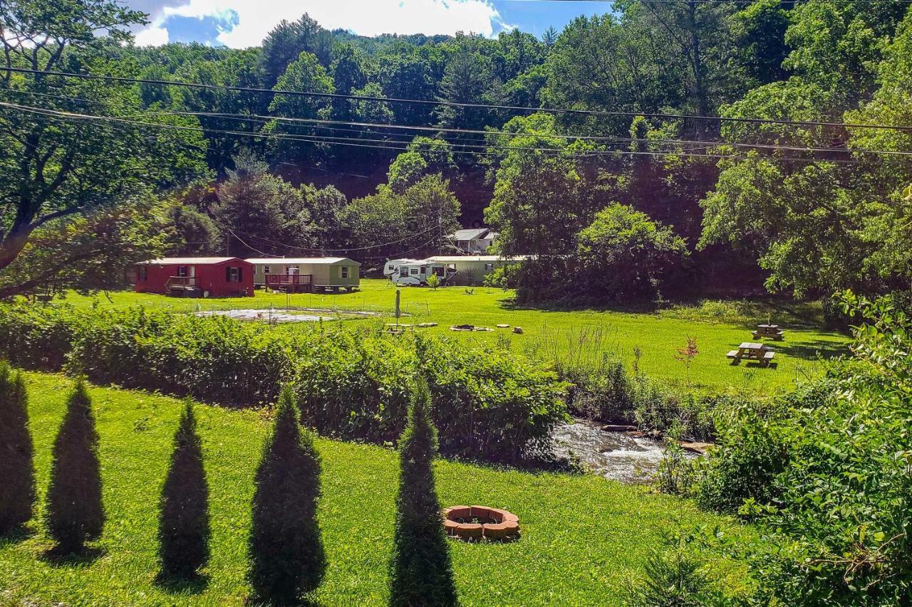 Smoky Mountain Vacation Rental With Hot Tub And Kayaks Whittier 外观 照片